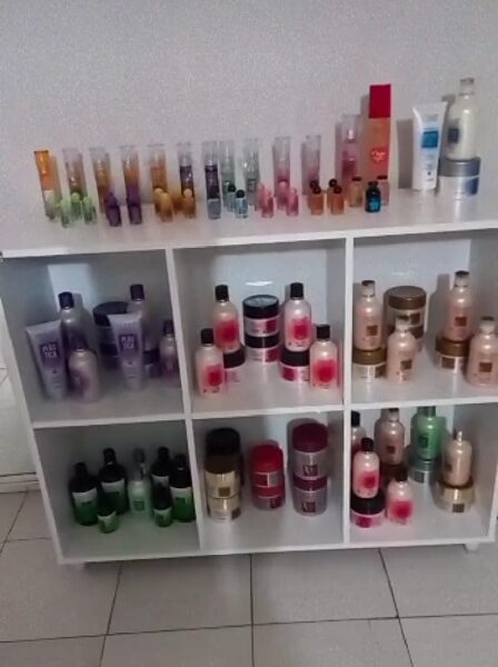 Variedade de produtos da linha Pro Hair